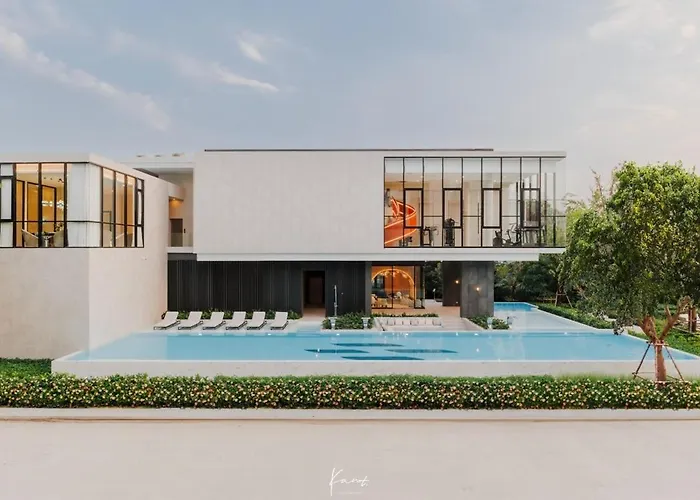 Luxury In Yothinpattana Include Gym And Swimming Pool